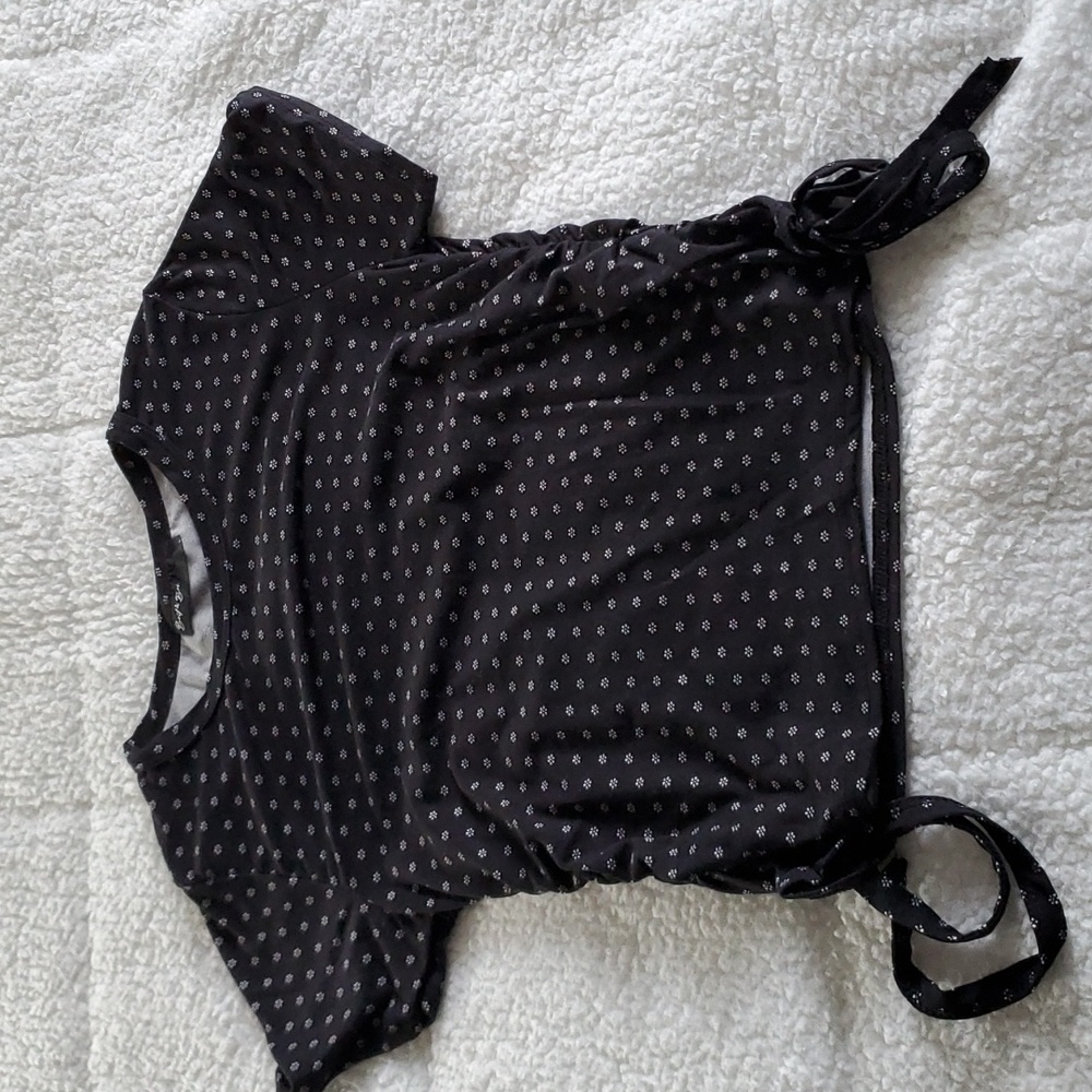 Side-tie crop top